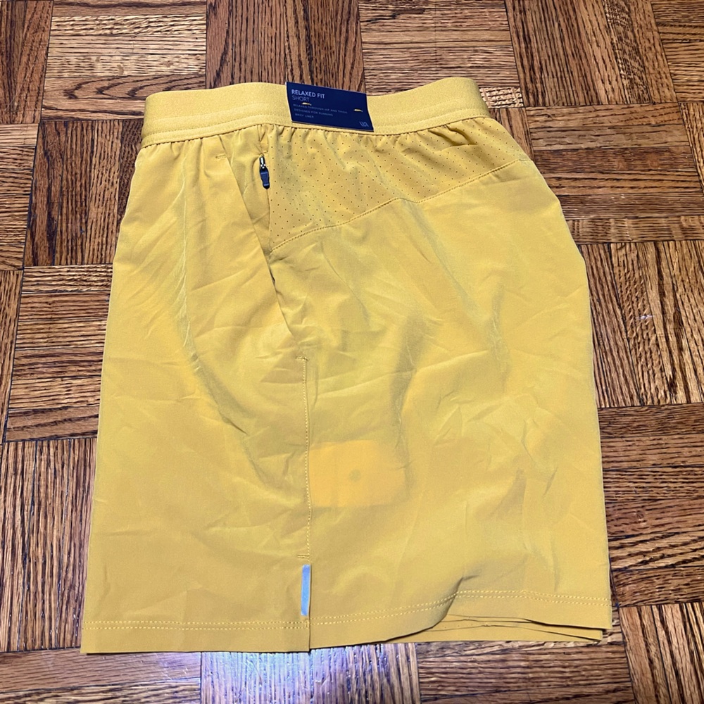 VRST 5’ relax fit shorts - Small - Yellow Sunset